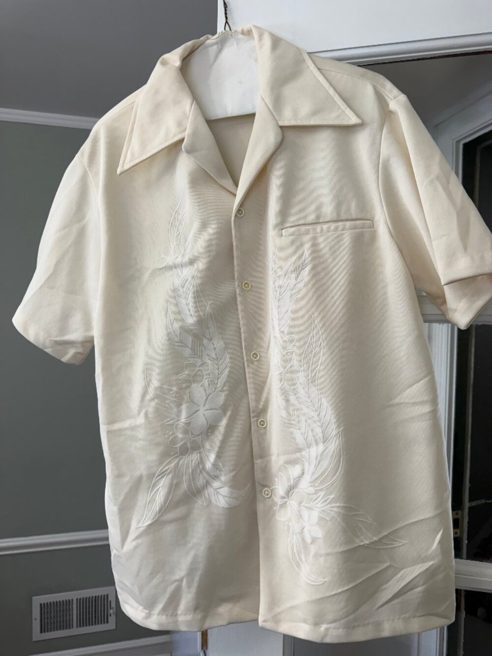 Men's Cream Embroidered Short-Sleeved Shirt